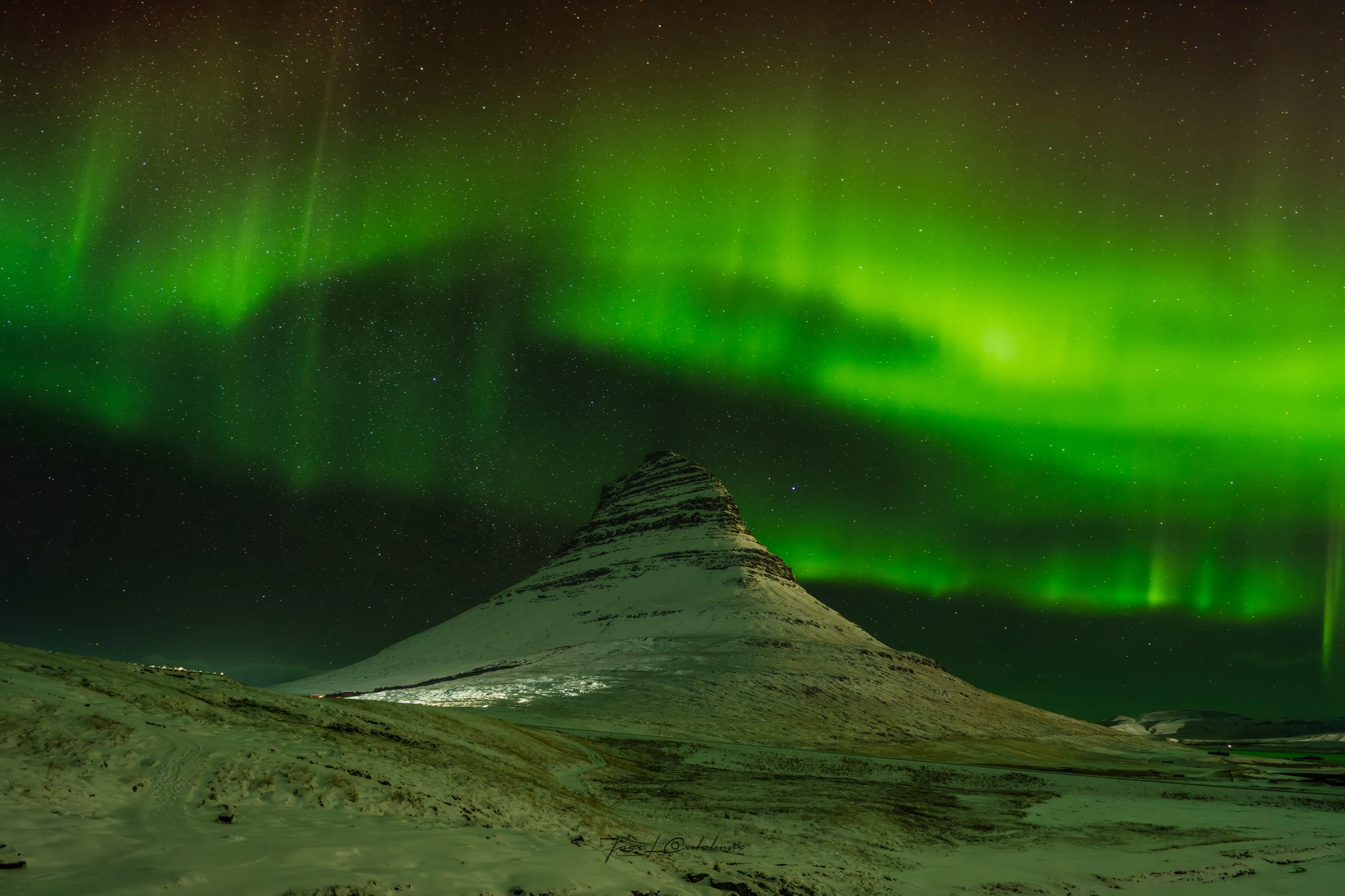 La Corona de Kirkjufell — Auroras Boreales